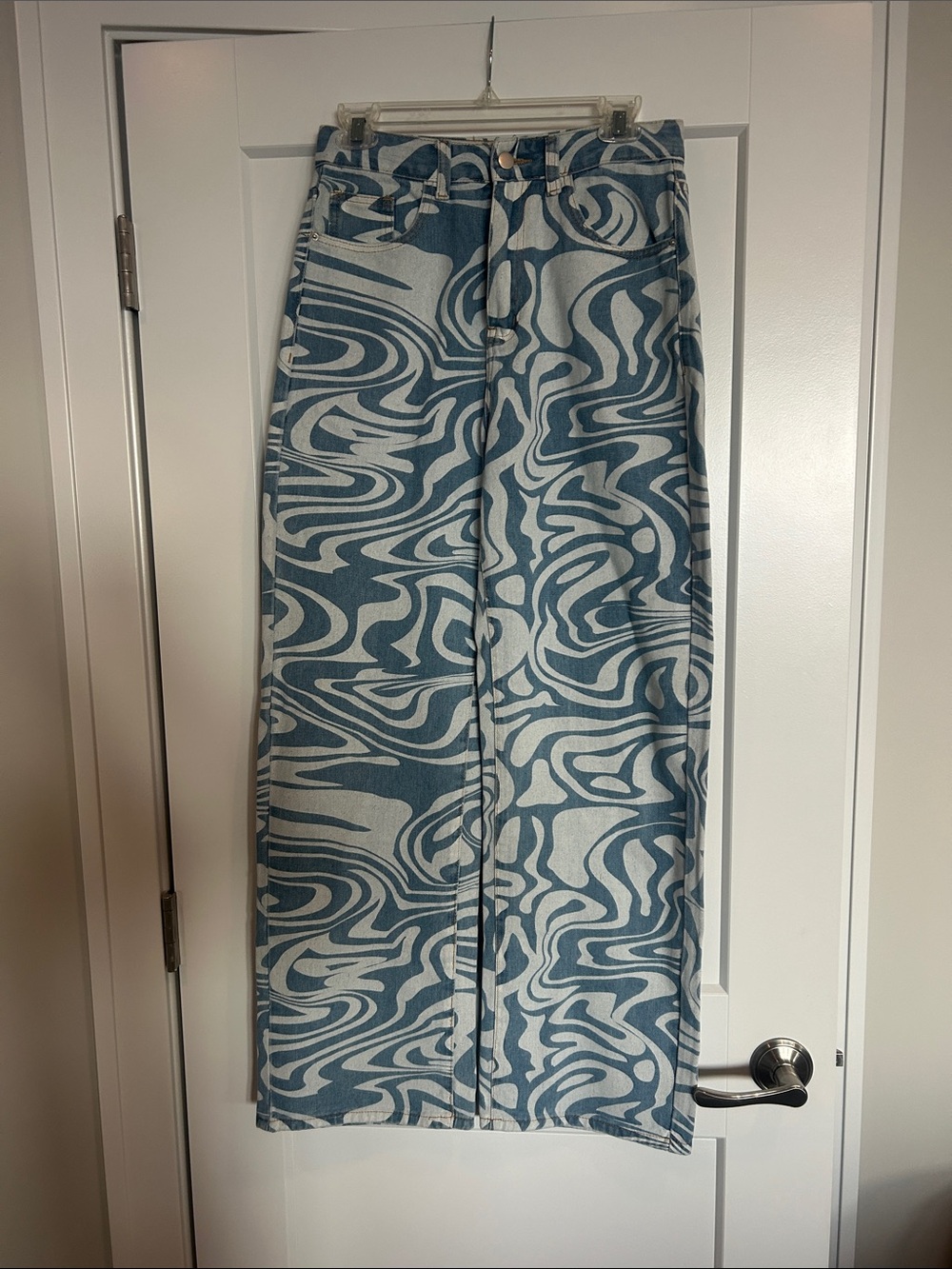 SHEIN Blue and White Swirl jeans, front and back pockets.  size medium.